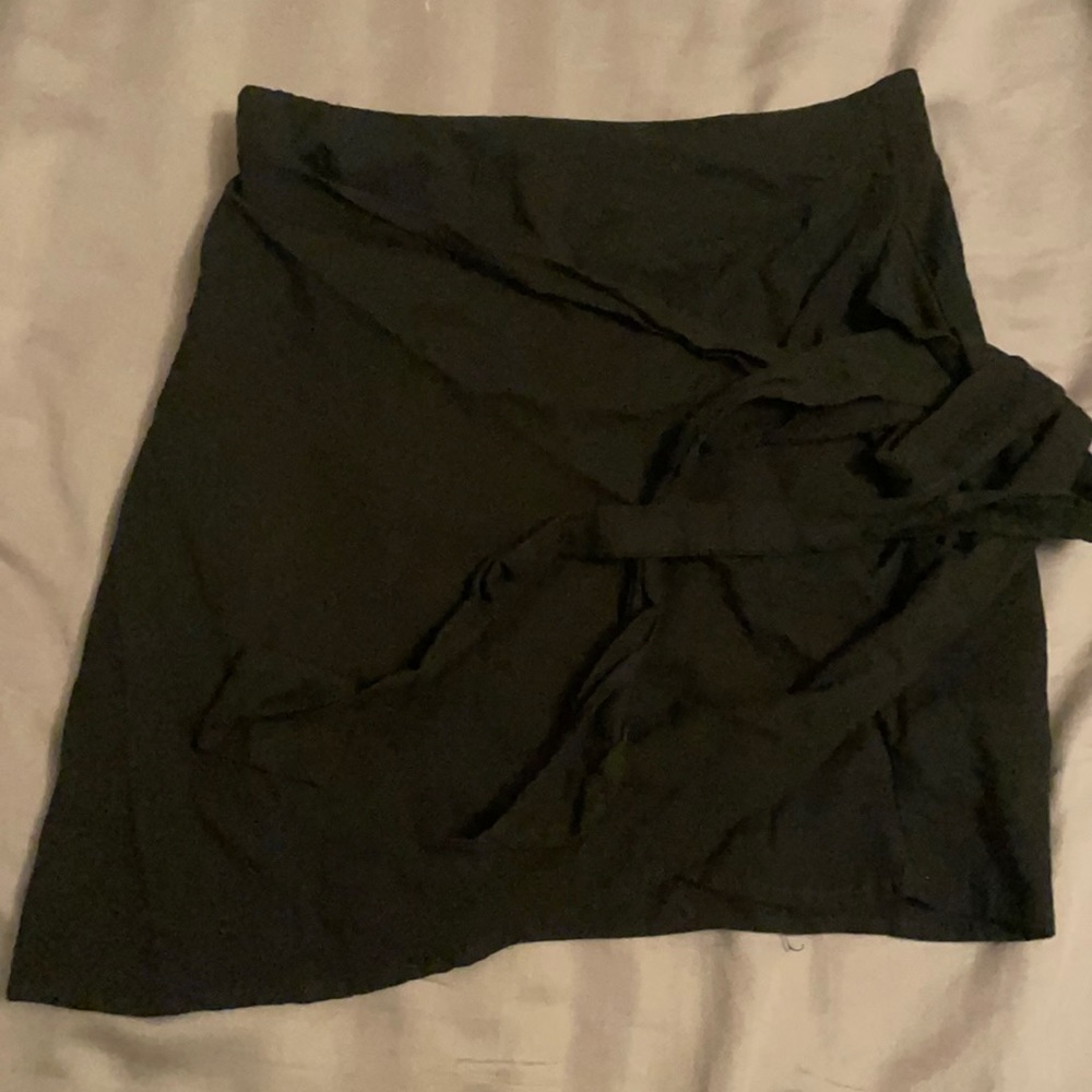 Black SHEIN SKIRT size small never worn